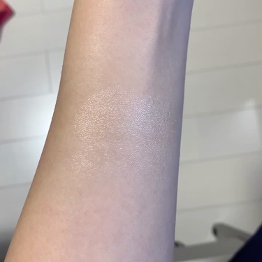 カラークイーン オイルシャドウ/ロレアル パリ/単色アイシャドウを使ったクチコミ（3枚目）