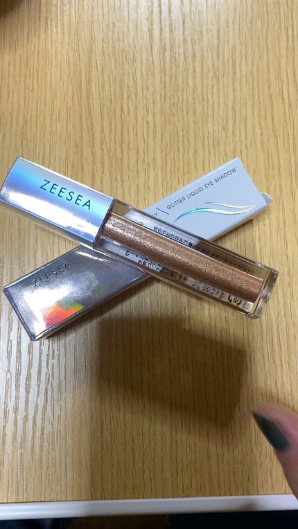 ダイヤモンドシリーズ 星空リキッドアイシャドウ/ZEESEA/リキッドアイシャドウの人気ショート動画