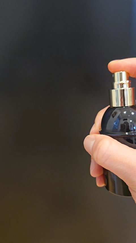 GUERLAIN アベイユ ロイヤル スカルプ＆ヘア H ボンド トリートメントのクチコミ「🪷おおきに、 ローちゃんどす～🪷


大好きなGUERLAIN

ゲラン教の活動最近あんまり出.....」（3枚目）