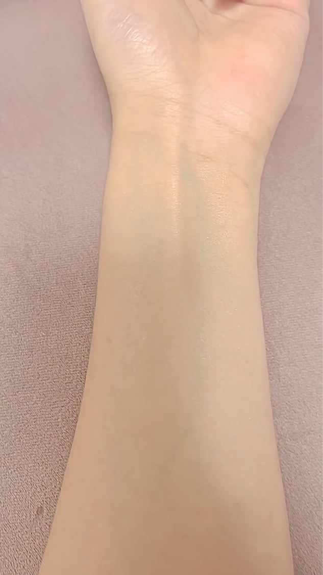 イルミネイティング セラムプライマー ミニ/JILL STUART/化粧下地を使ったクチコミ（2枚目）