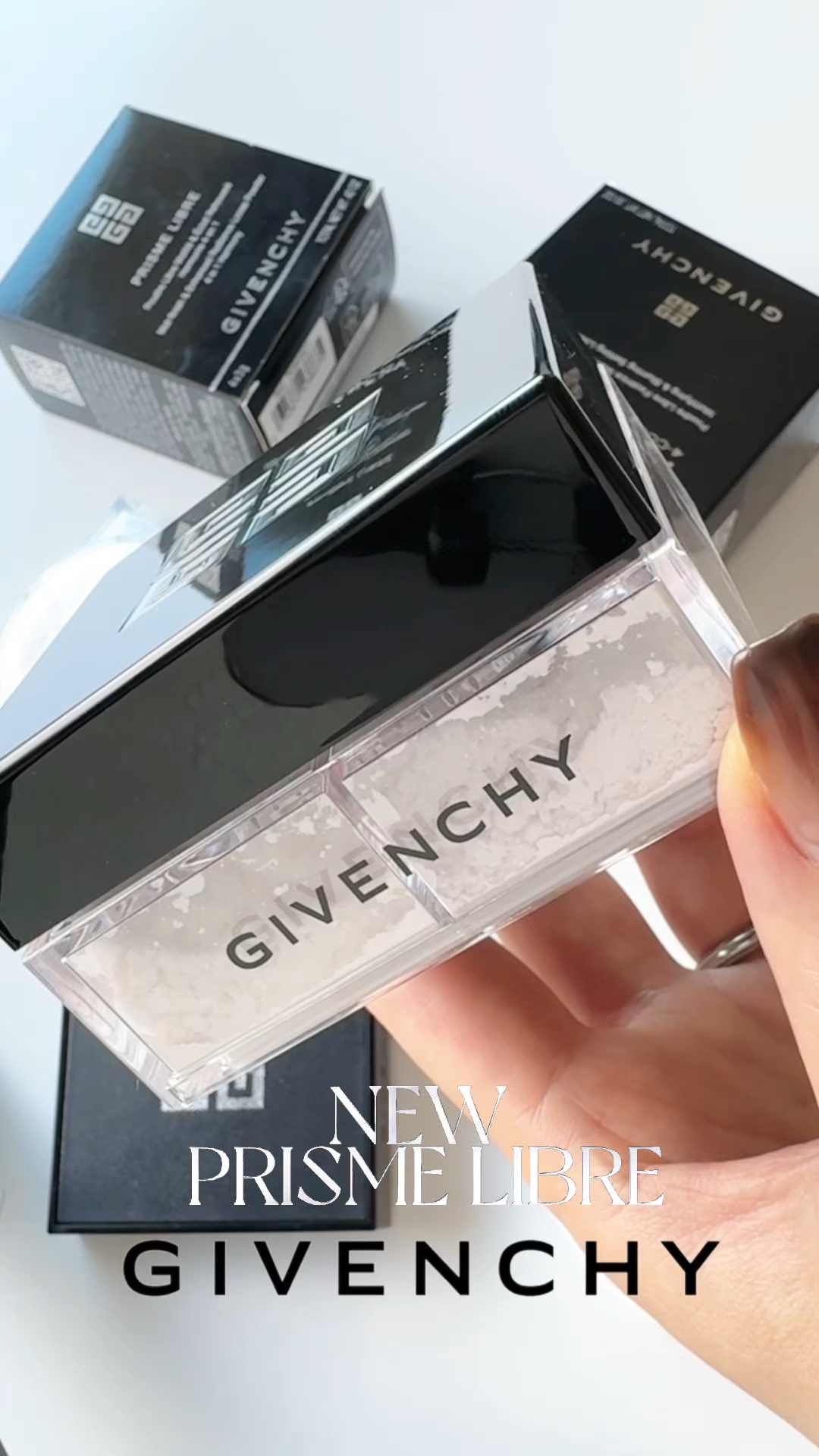 プリズム・リーブル/GIVENCHY/ルースパウダーの人気ショート動画