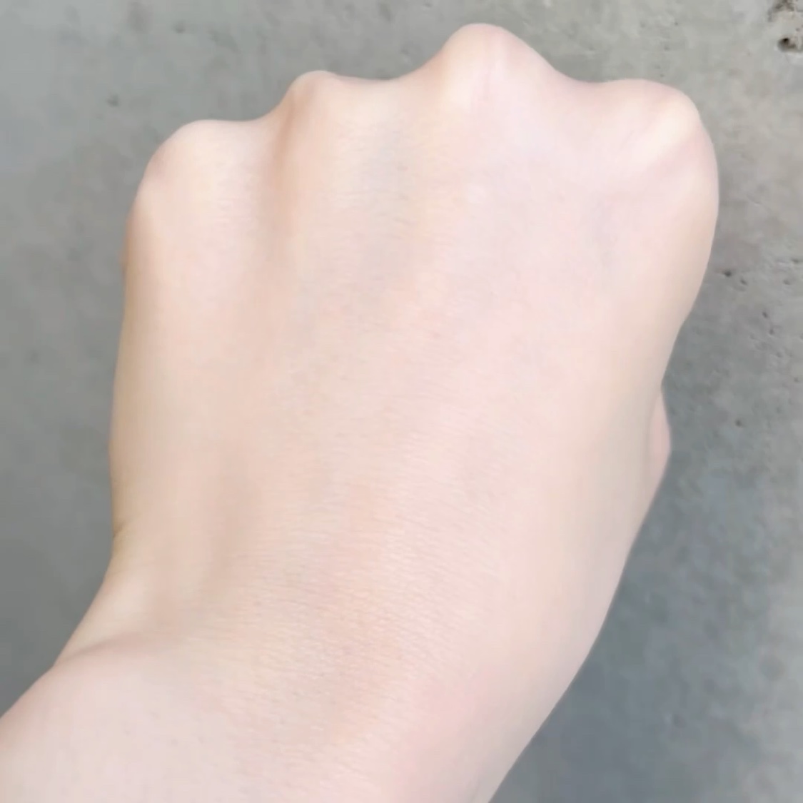 シルキーウェットパウダー/セフィーヌ/パウダーファンデーションの動画クチコミ1つ目