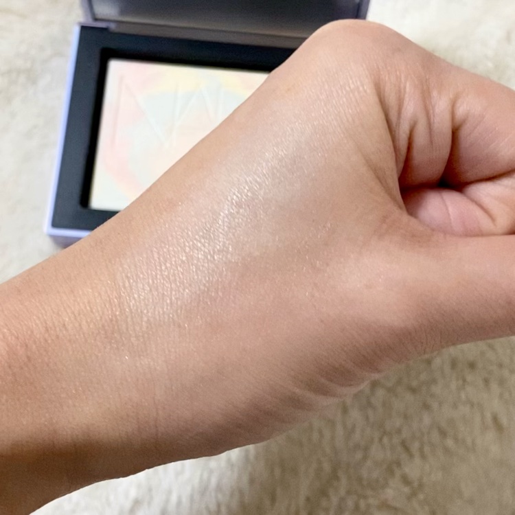 ライトリフレクティング プリズマティックパウダー/NARS/プレストパウダーを使ったクチコミ（2枚目）