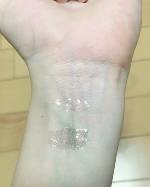 LIP38℃ +UnFrame<ホログラフィック>/UZU BY FLOWFUSHI/リップグロスを使ったクチコミ（2枚目）