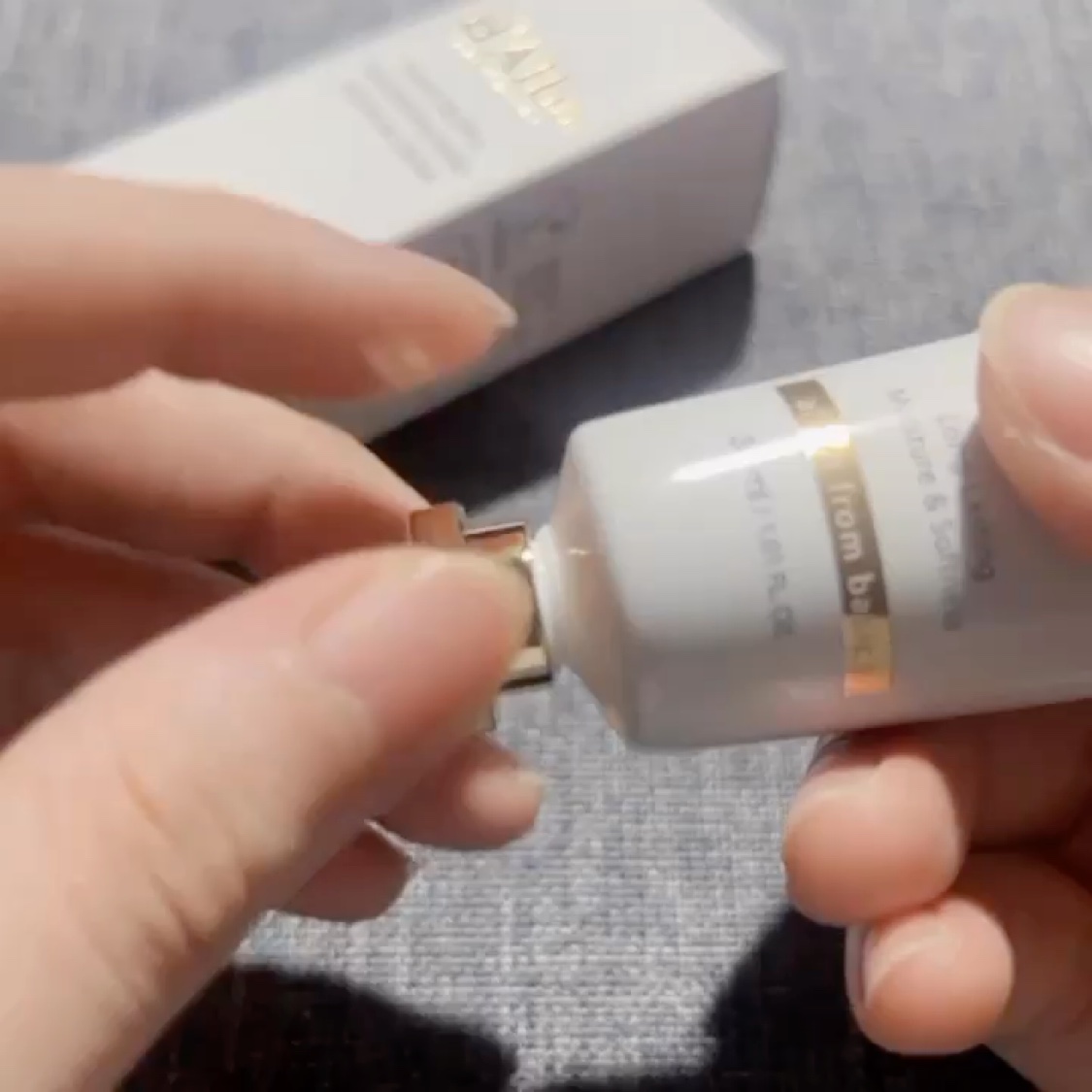 ホワイトトリュフナリシングハンドセラムインクリーム/ダルバ/ハンドクリームの動画クチコミ3つ目