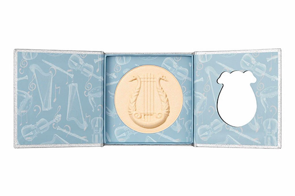 レ・メルヴェイユーズ ラデュレ シマリング プレスト パウダー