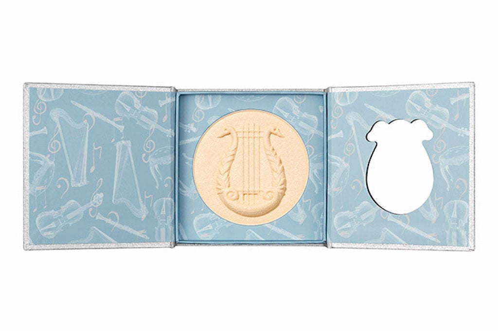 シマリング プレスト パウダー レ・メルヴェイユーズ ラデュレ