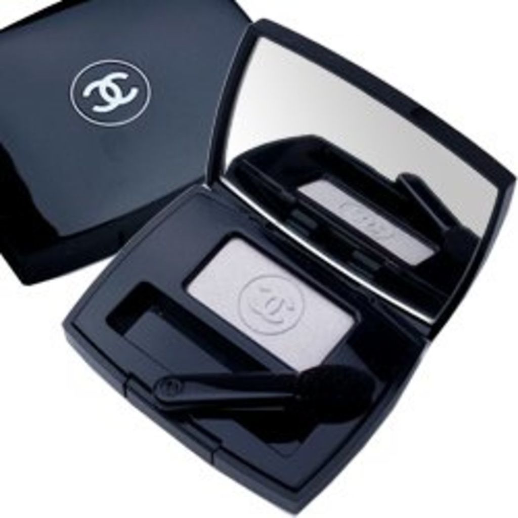 オンブル エサンシエル CHANEL