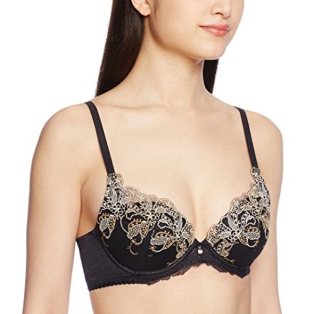 天使のブラ トリンプ