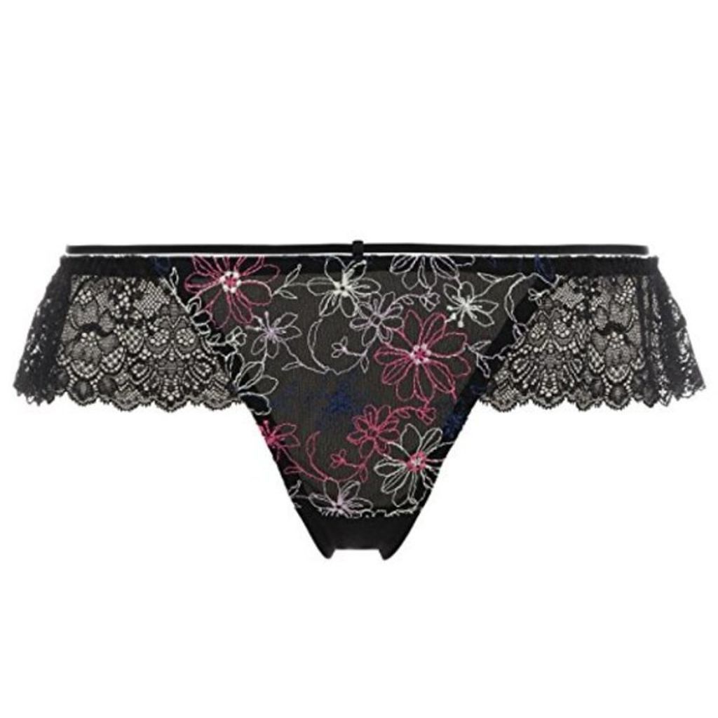 AMO’S STYLE by Triumph きゅっと寄せブラ レース Ver. ストリング