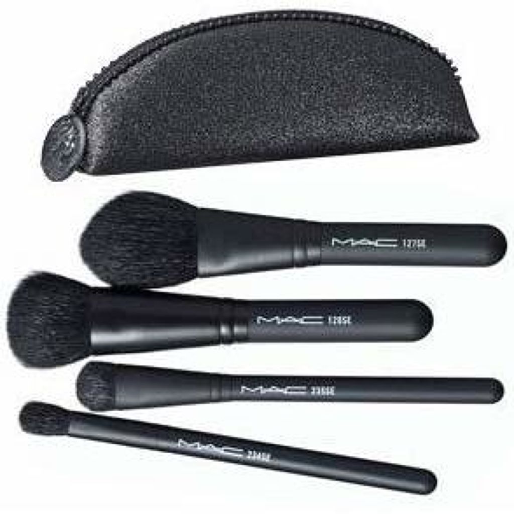 M・A・C キープセイク／イン エクストラ ディメンション ブラシ キット