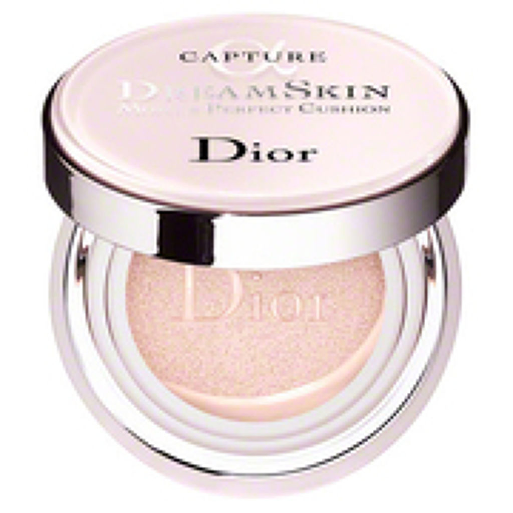 Dior　カプチュールドリームスキンクッションモイストクッション010　新品 カプチュール ドリームスキン モイスト クッション SPF50 /PA+++ 010