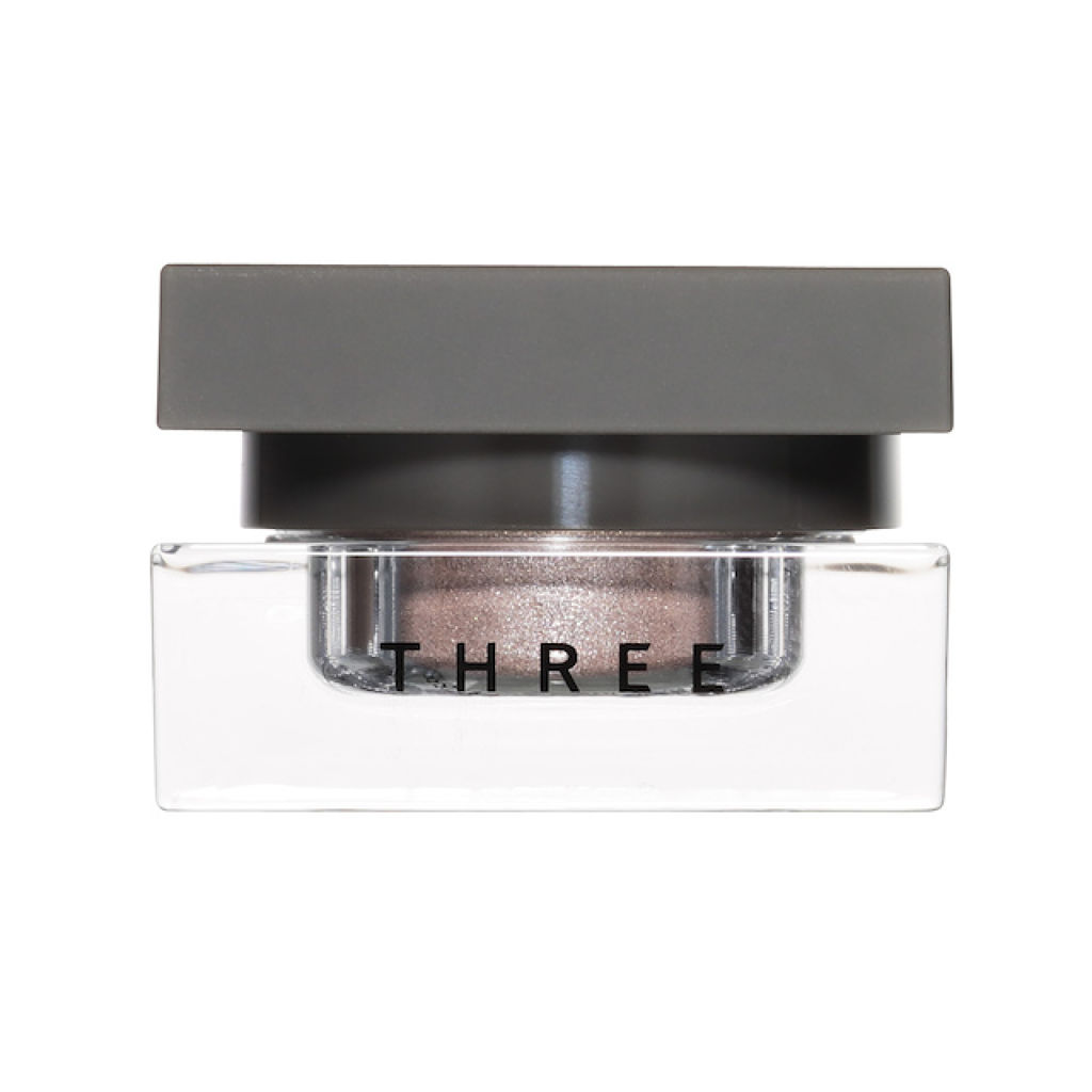 10 SHE'S A HEARTBREAKER