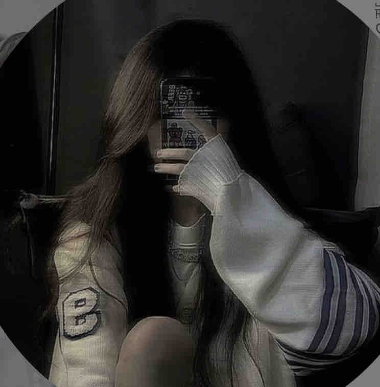 メイク大好き女子