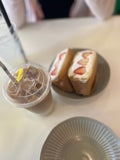 めろな