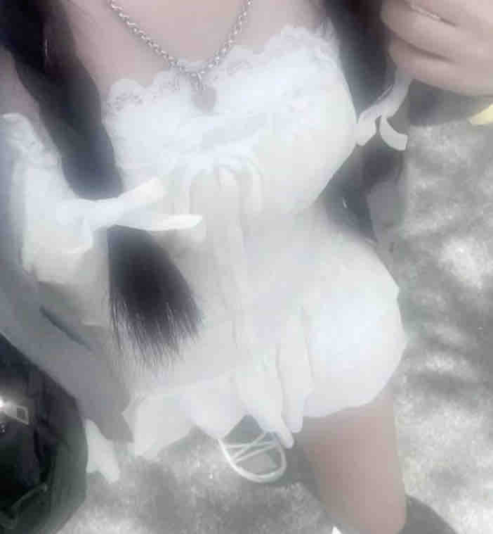 寧  々  .⋆𝜗𝜚