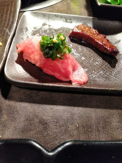 しろ
