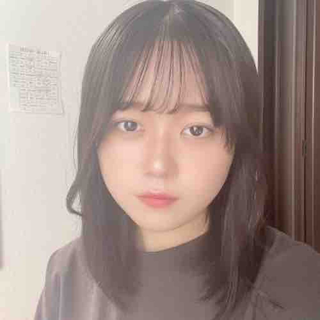 お金はコスメのために